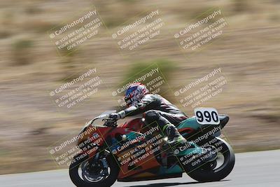 media/Apr-20-2025-AHRMA (Sun) [[393a79c373]]/Race/Group 10/Turn 4b/